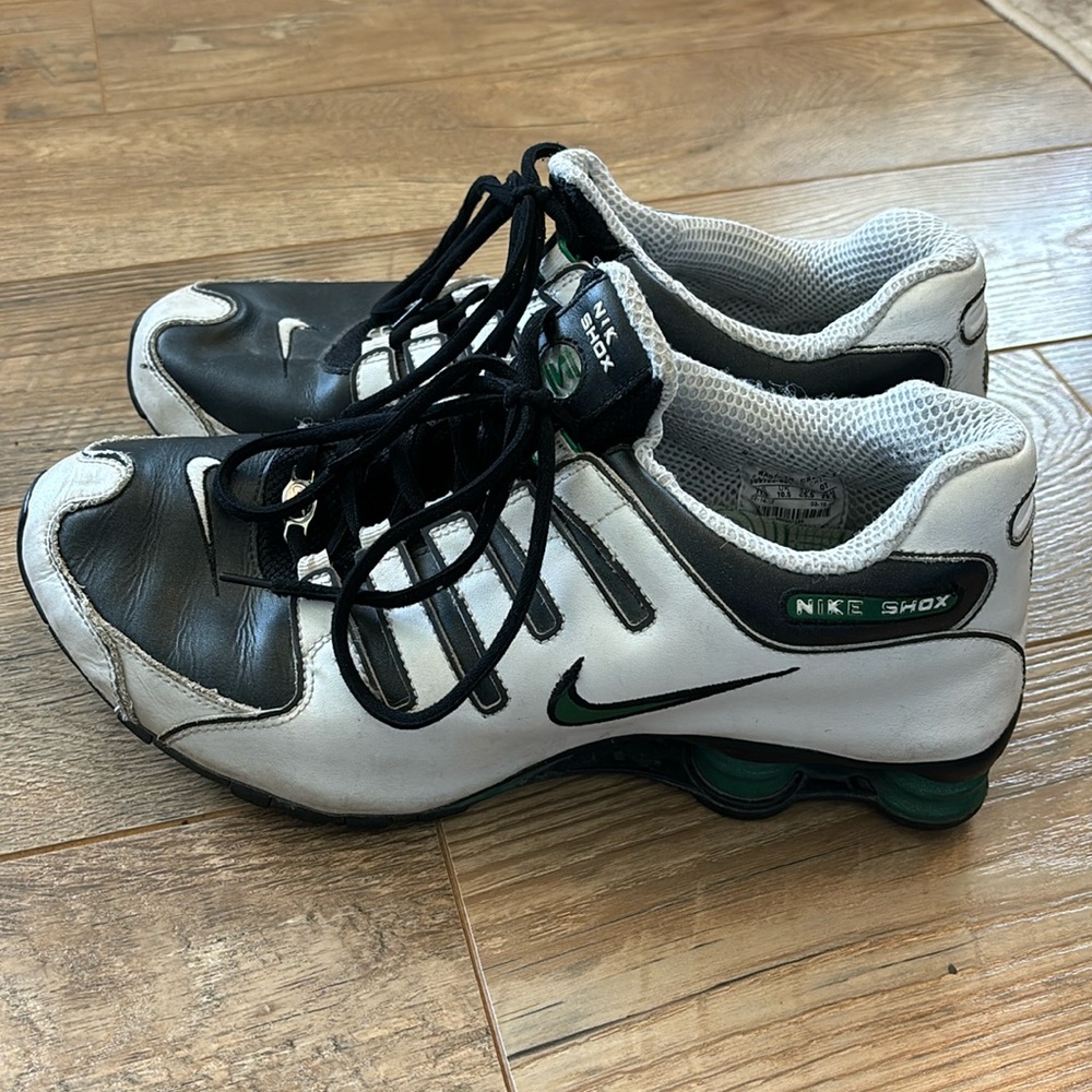 Mens Nike Shox NZ White/Green/Black Size 11.5